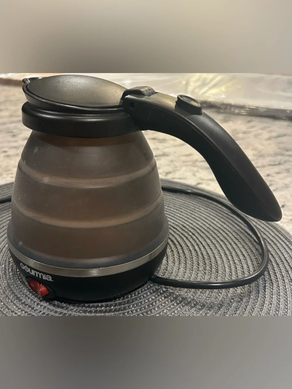 GourmiaGK 320 Travel Foldable Electric Kettle - Dual Voltage/Food Grade Silicone